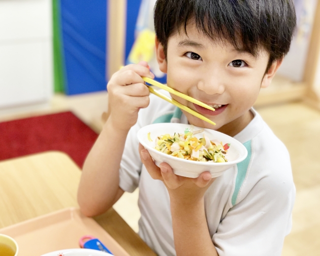 幼児の給食の様子