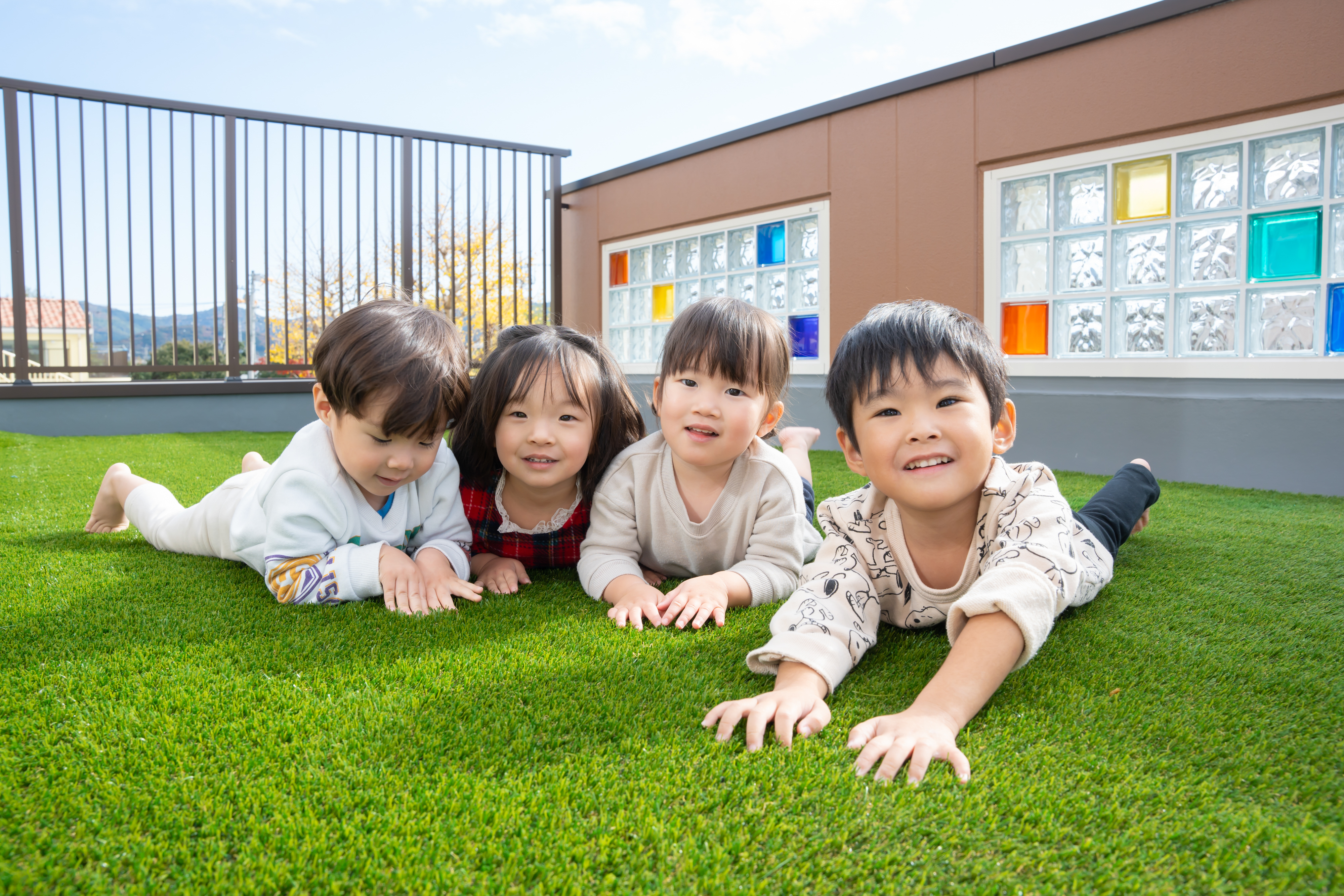 自分の道を切り拓き、他のために貢献する夢・力をつけるイメージ